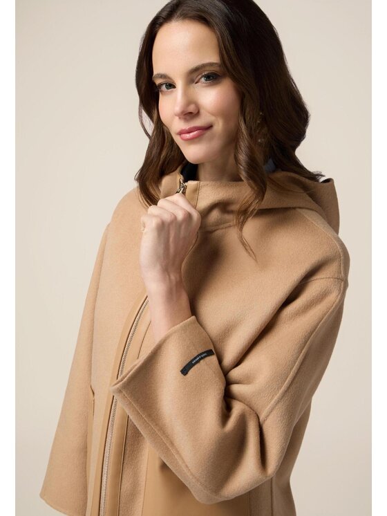 Oltre Oltre Płaszcz zimowy 0048J000086N012 Kremowy Boxy Fit