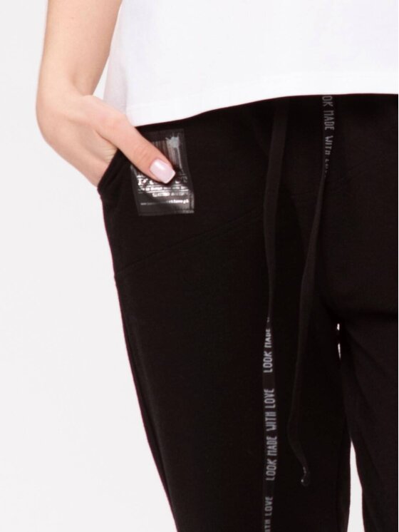 Look Made With Love Look Made With Love Spodnie damskie Look 824 Great black Czarny Loose Fit