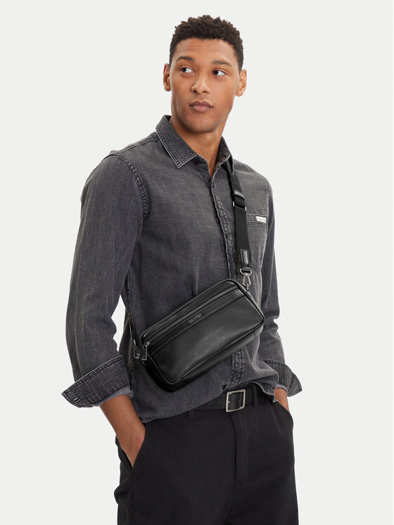 Calvin Klein Calvin Klein Torbica za okrog pasu Zip Camera Bag LV04D3262G Črna