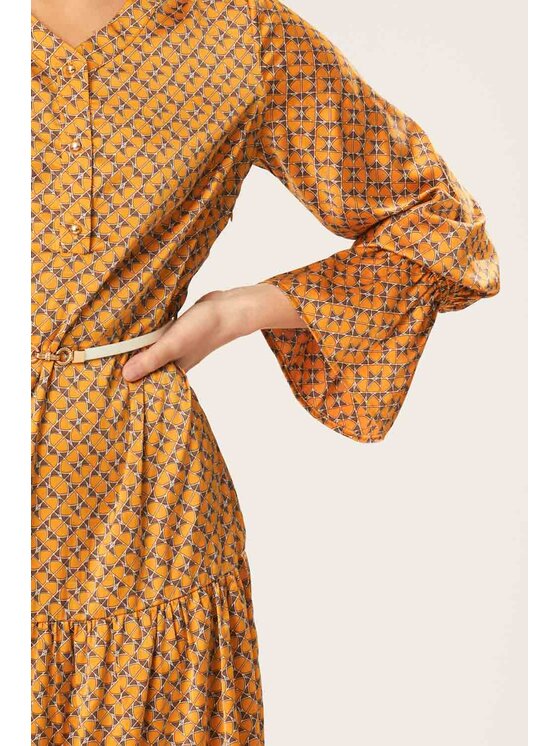 QUIOSQUE QUIOSQUE Každodenné šaty RETROSPECTIVE DRESS Žltá Regular Fit