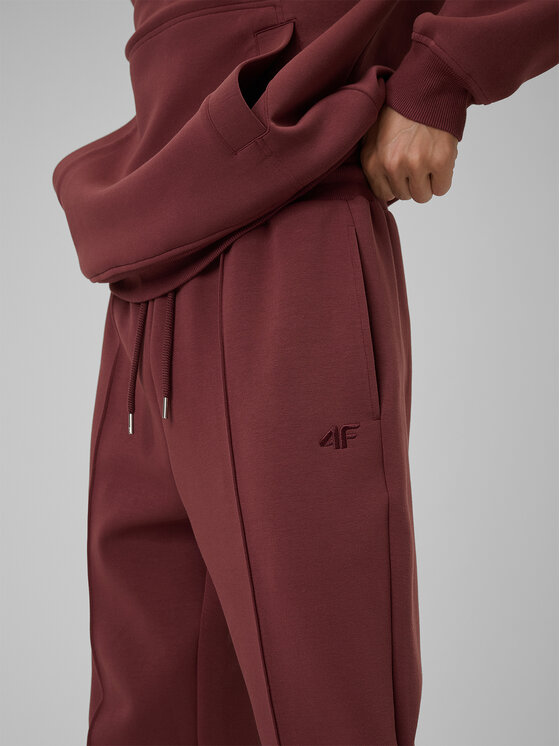 4F 4F Spodnie dresowe SPORT STORIES 25/26 Bordowy Regular Fit