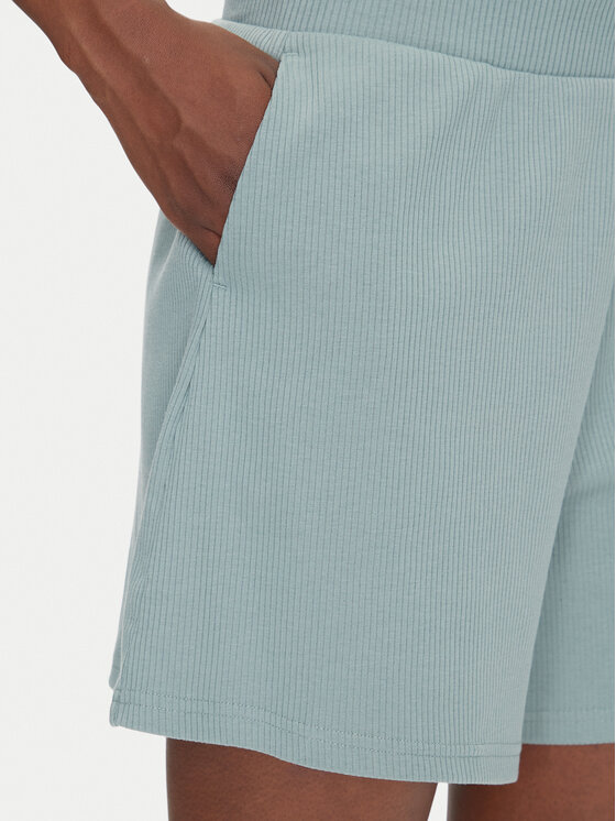 Puma Puma Pantaloni scurți sport ESS Elevated 5" 685026 Verde Regular Fit