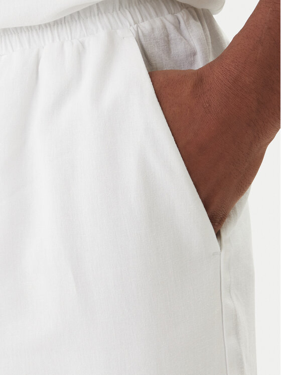 Emporio Armani Emporio Armani Pantaloncini di tessuto EM000681 AF20590 U0002 Bianco Regular Fit