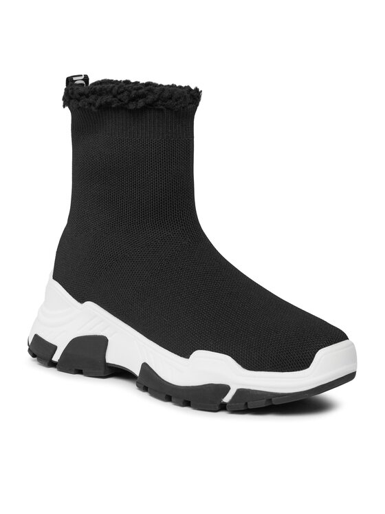 Versace store speed trainer