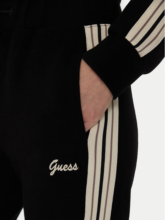 Guess Guess Teplákové kalhoty V5BB17 KCX52 Černá Regular Fit