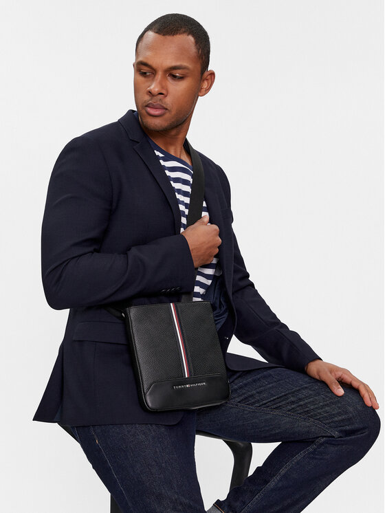 Tommy Hilfiger Tommy Hilfiger Maža rankinė Th Central Mini Crossover AM0AM11833 Juoda
