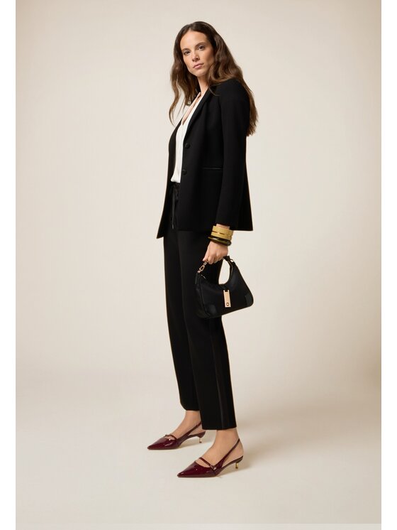 Oltre Oltre Pantaloni di tessuto P824J002375N033 Nero Regular Fit