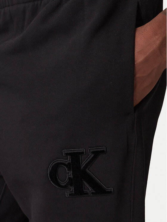 Calvin Klein Jeans Calvin Klein Jeans Donji dio trenerke GSM LV04RD252G Crna Regular Fit