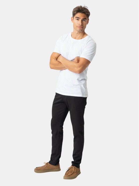 TeeShoppen TeeShoppen Spodnie garniturowe 'Perform Collection' Czarny Slim Fit