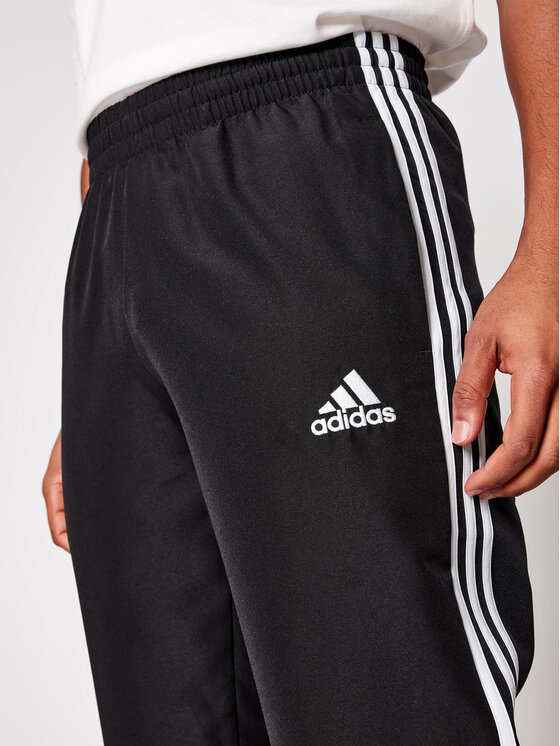 adidas adidas Спортивний костюм Essential GK9950 Чорний Regular Fit