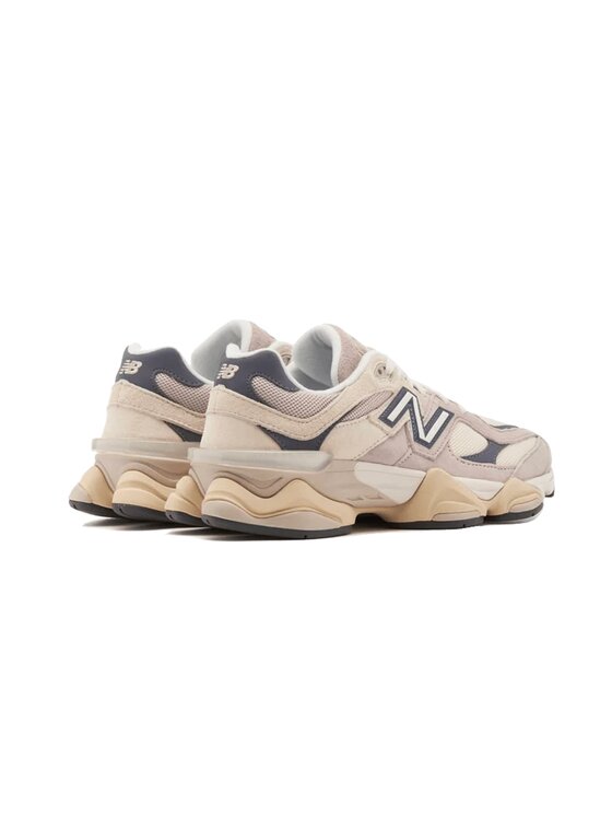 New Balance New Balance Sneakersy New Balance 9060 Moonrock Linen 44 Bílá