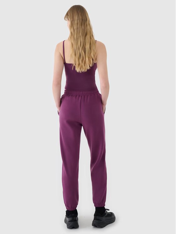4F 4F Spodnie dresowe 4FWSS25TTROF1010-50S Fioletowy Regular Fit