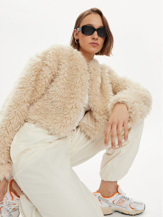 Gina Tricot Gina Tricot Pelliccia 20976 Beige Oversize