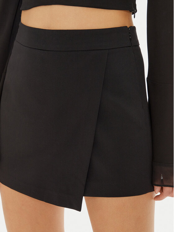 Gina Tricot Gina Tricot Szorty materiałowe 23419 Czarny Regular Fit