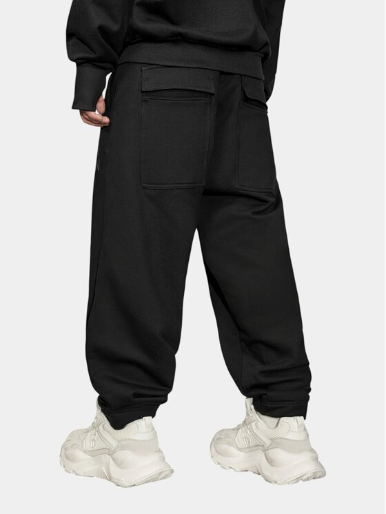 MADE BY SOCIETY MADE BY SOCIETY Spodnie materiałowe UNBOUND Pants - P17622 Czarny Basic Fit