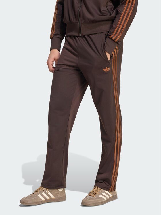 adidas adidas Spodnie materiałowe 159128 Brązowy ciemny Regular Fit