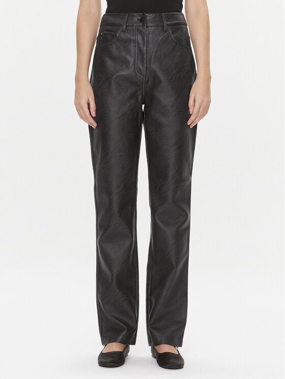 Calvin Klein Jeans Hlače iz umetnega usnja J20J222552 Črna Straight Fit