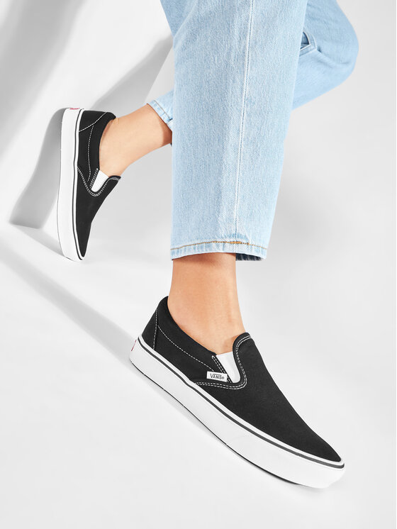 Vans slip best sale on comfycush