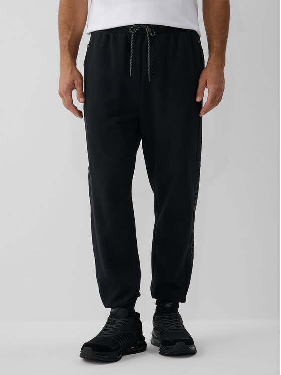 4F 4F Spodnie dresowe APRES SKI Czarny Regular Fit