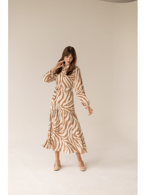Entelier Entelier Sukienka koszulowa koszulowa maxi Beżowy Comfortable Fit