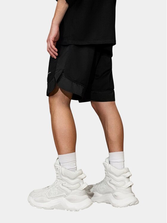 MADE BY SOCIETY MADE BY SOCIETY Spodnie materiałowe Bermude PILLAR WIDE - B17395 Czarny Basic Fit