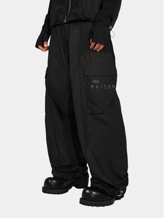 MADE BY SOCIETY MADE BY SOCIETY Spodnie materiałowe THANE Pants - P17796 Czarny Basic Fit