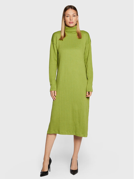b.young b.young Трикотажна сукня Bysanila 20812311 Зелений Regular Fit