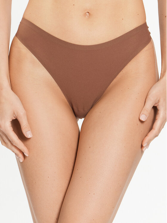 Chantelle Stringové nohavičky Soft Stretch C26490 Hnedá