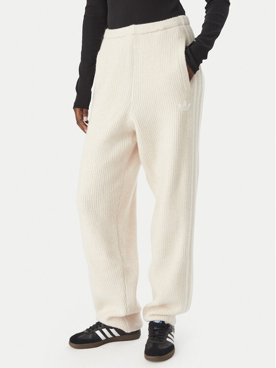 adidas adidas Долнище анцуг Adiluna Season 2 X Jennie LD4963 Светлокафяв Loose Fit
