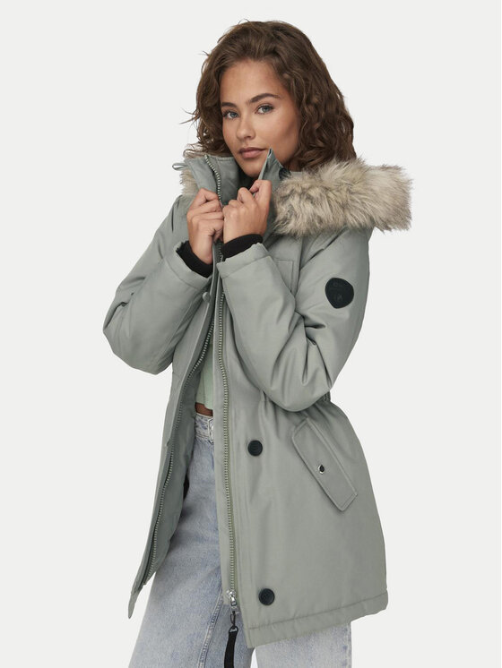 ONLY ONLY Striukė Iris 15304625 Žalia Regular Fit