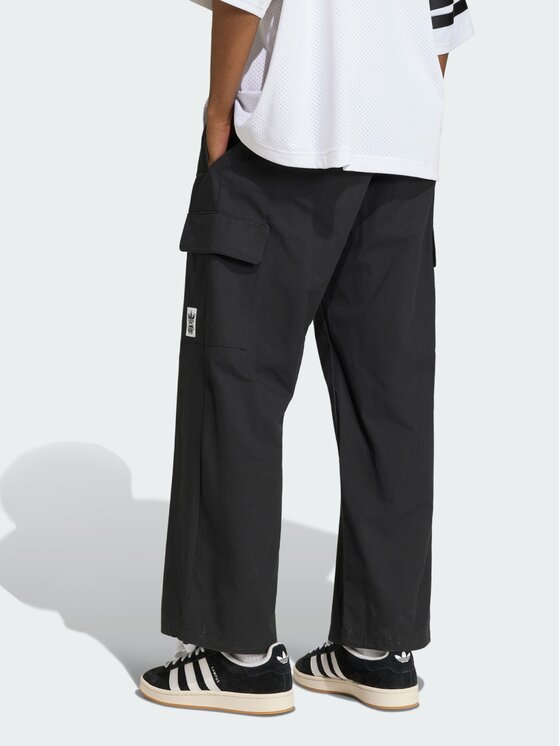 adidas adidas Spodnie materiałowe 168930 Czarny Regular Fit