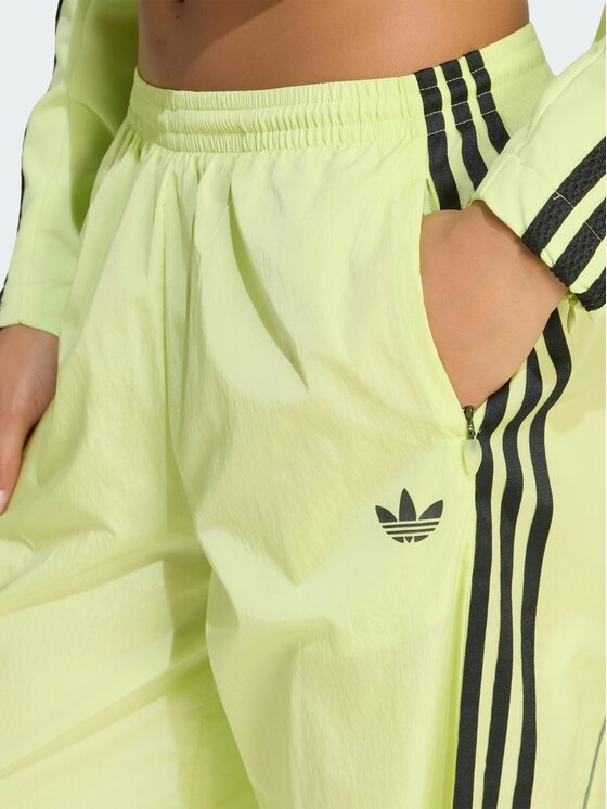 adidas adidas Spodnie dresowe 168173 Żółty Loose Fit