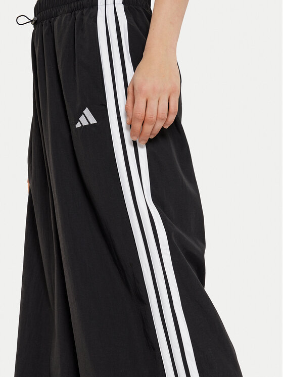 adidas adidas Spodnie dresowe Essentials 3-Stripes JE1306 Czarny Loose Fit