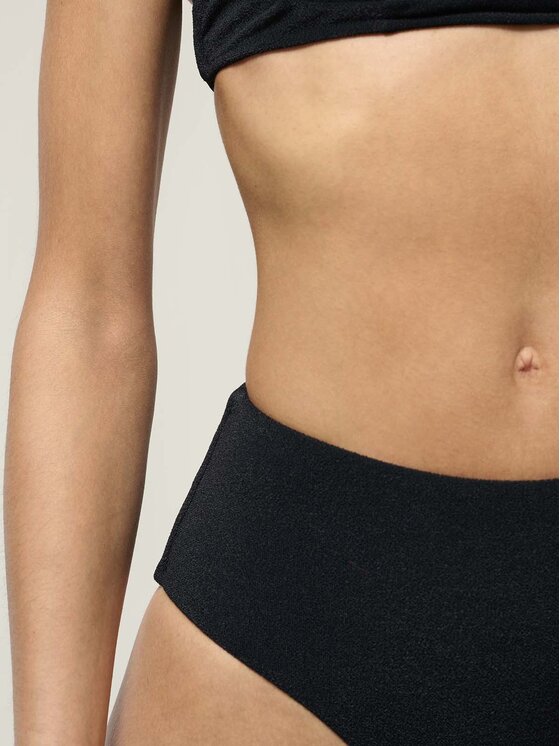 La Mania La Mania Szorty sportowe ELENA Czarny Classic Fit