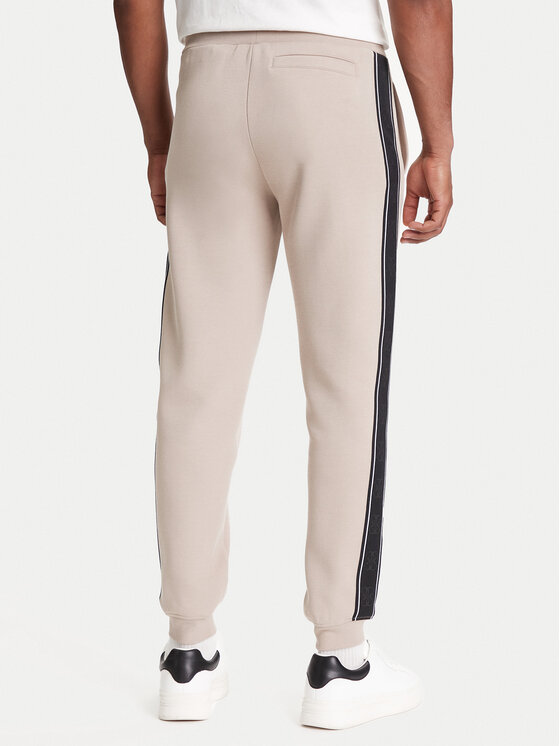 Guess Guess Jogginghose Z2YB09 KB3P2 Beige Regular Fit