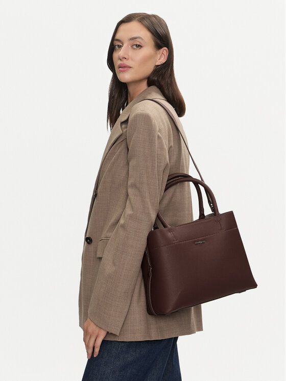 Calvin Klein Calvin Klein Torebka Ck Business Medium Tote_Saffiano K60K612572 Brązowy
