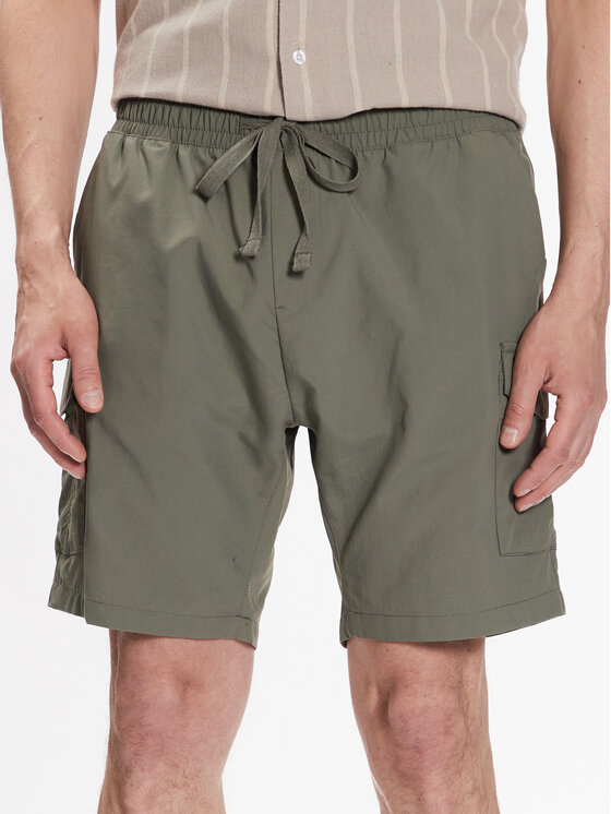 Brave Soul Kratke hlače iz tkanine MSRT-FINETASSGE Zelena Regular Fit