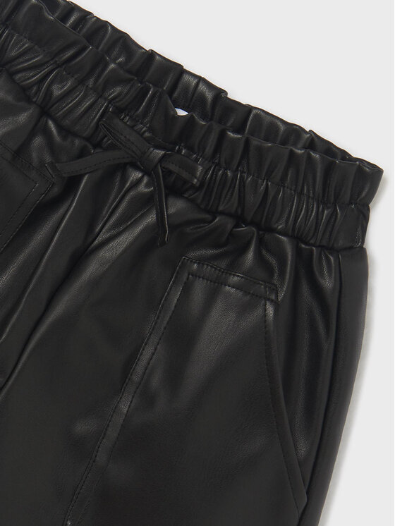 Pantaloncini in similpelle 7206 Nero Regular Fit
