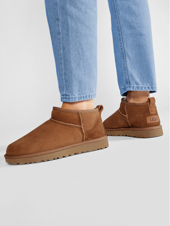 mini ugg marroni