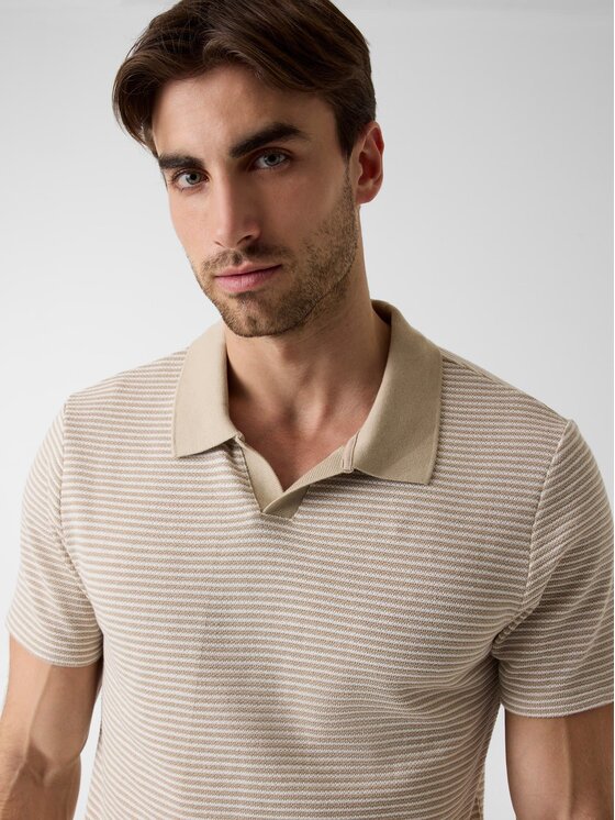 Guess Guess T-Shirt 183297 Beżowy Classic Fit