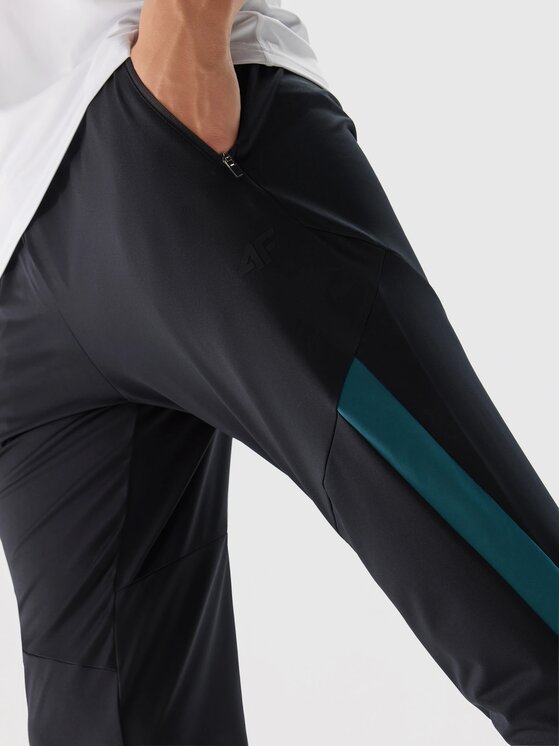 4F 4F Pantaloni di tessuto 4FWSS24 TFTRM453 20S GŁĘBOKA CZERŃ XL Nero Regular Fit