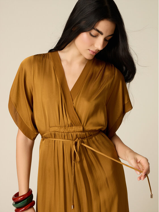 Oltre Oltre Sukienka wieczorowa 7033J000858N037 Złoty A-Line Fit