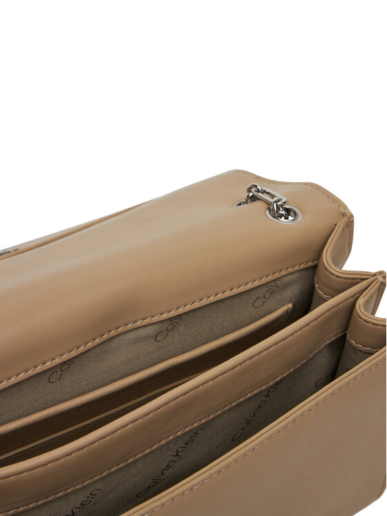 Calvin Klein Calvin Klein Torebka Ck Medium Conv Chain Bag K60K612810 Beżowy