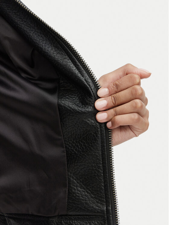Guess Guess Bunda z imitace kůže W6YL25 W2914 Černá Regular Fit