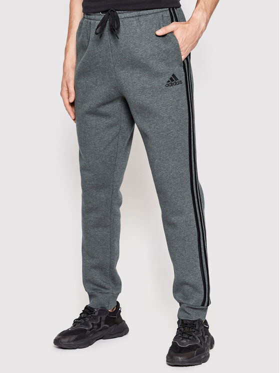 adidas Jogginghose Essentials GK8826 Grau Regular Fit â¢ Modivo.at