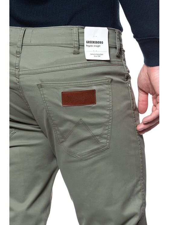 Wrangler Wrangler Pantaloni di tessuto GREENSBORO Marrone Straight Fit