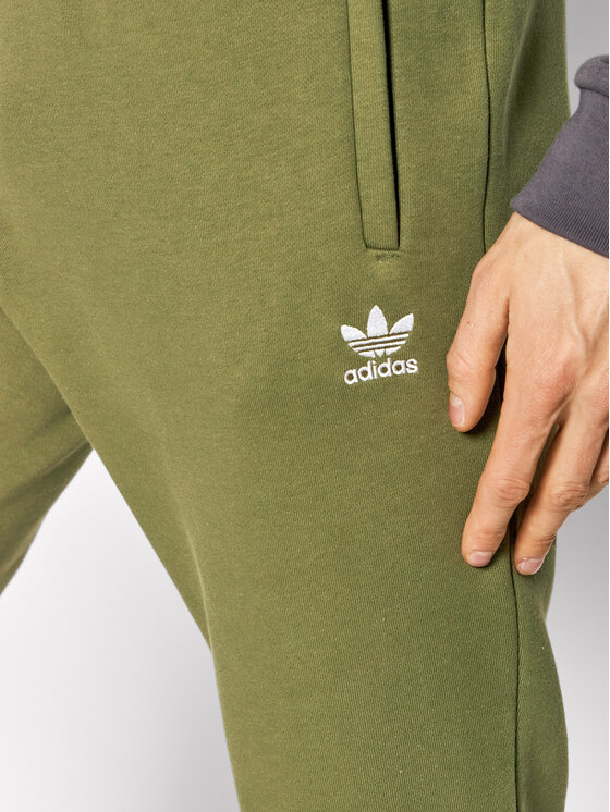 adidas Spodnie dresowe adicolor Essentials Trefoil H65676 Zielony Slim Fit â¢ Modivo.pl