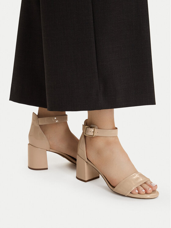 Clarks Clarks Sandale Ezoria Mae 26181299 Bež