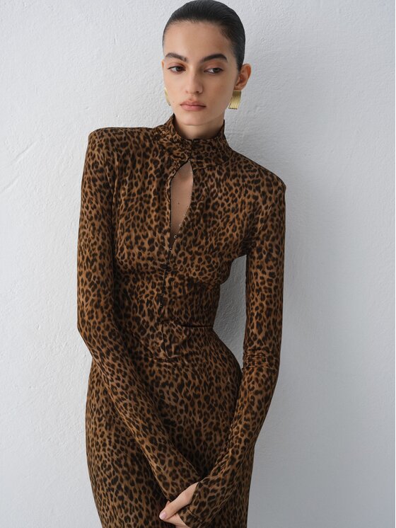 La Mania La Mania Sukienka dzianinowa NORA Brązowy Bodycon Fit