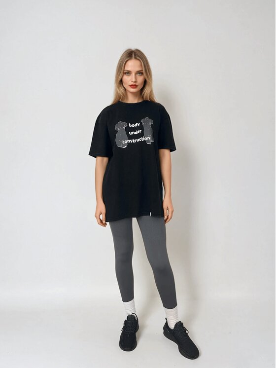 BeShaped BeShaped T-Shirt Body Under Construction Czarny Oversize